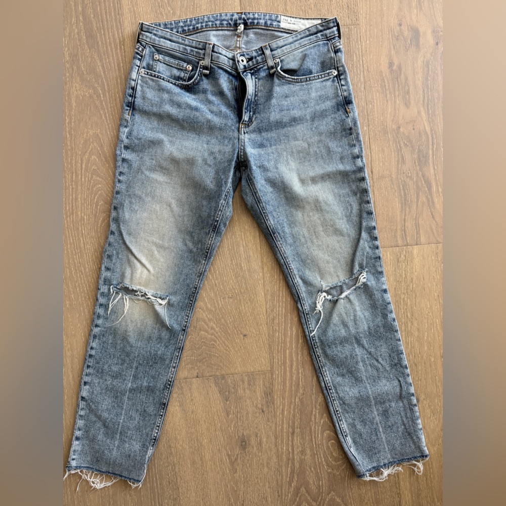 Destroyed jeans